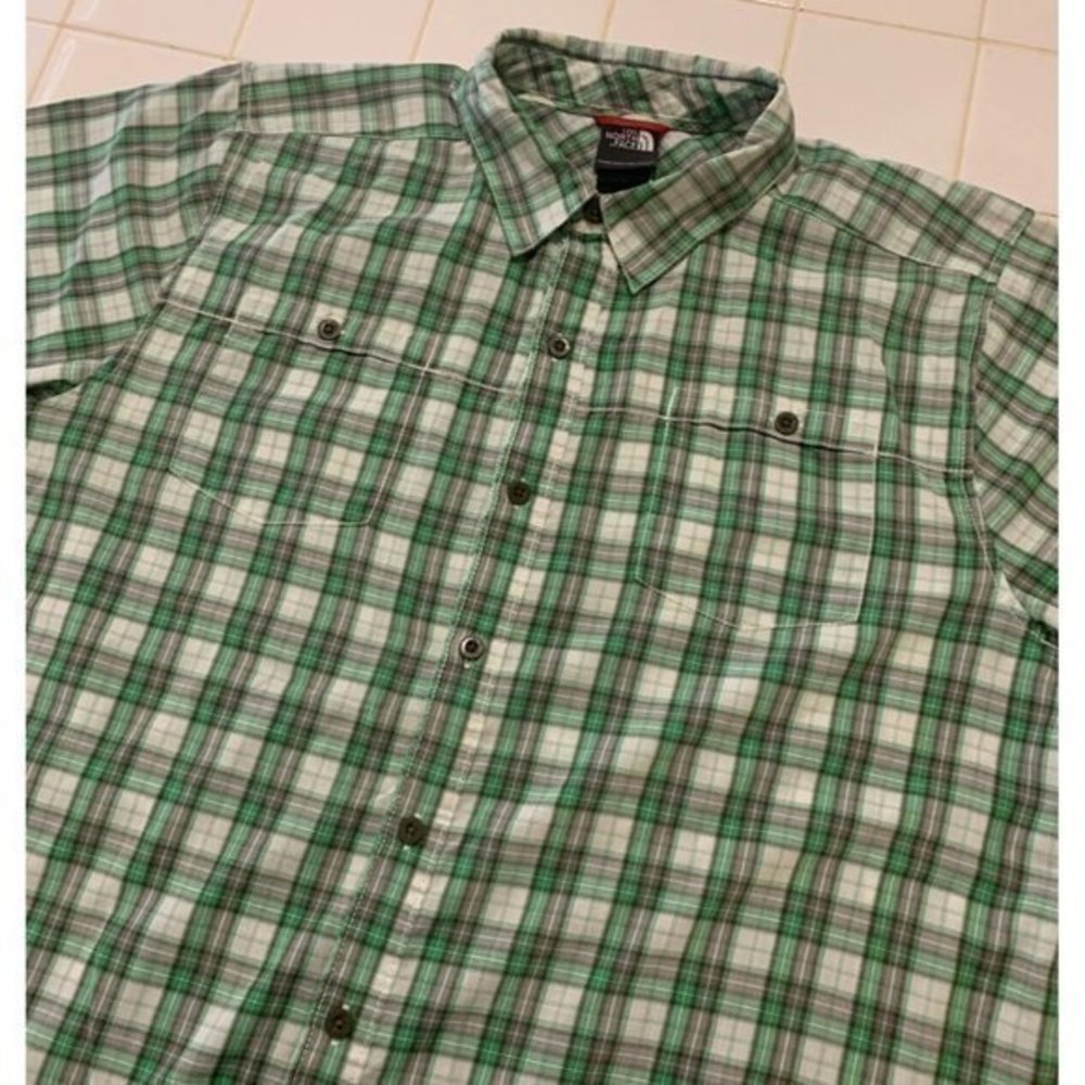The North Face Men's Green Plaid Pocket Button Down Shirt Camping‎ Size Large